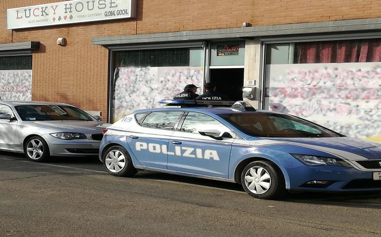 svuola slot machine polizia
