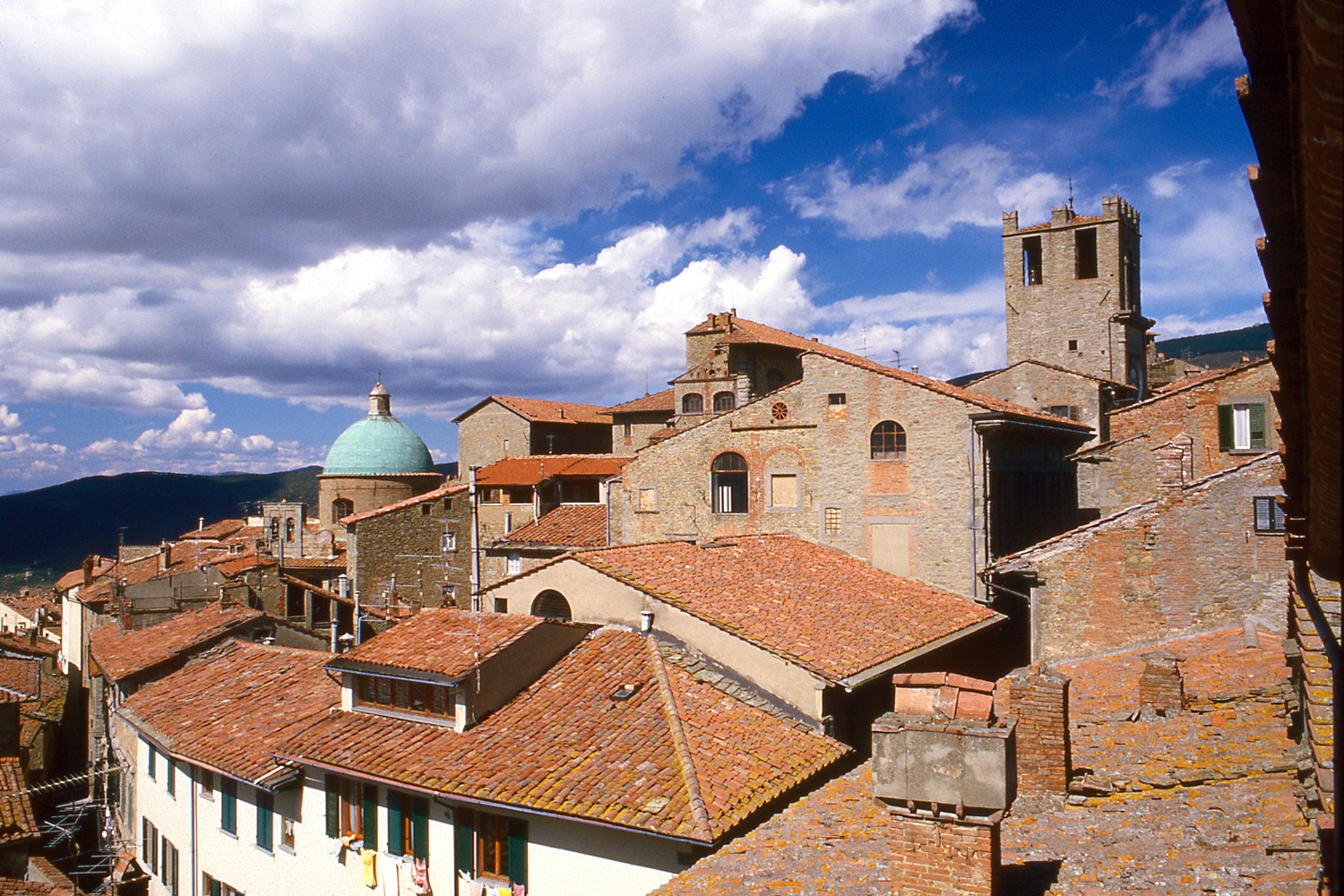 Cortona dai tetti