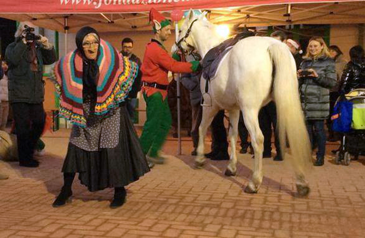 Komote Befana a cavallo 1