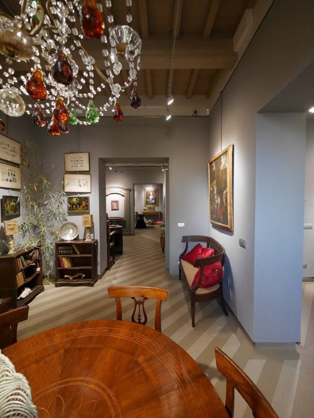 antiquari a palazzo interno