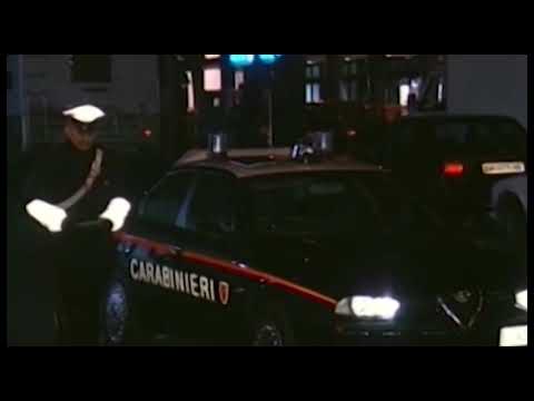 Minaccia la madre e cerca di sfondare la porta a calci e pugni: 21enne allontanato da casa