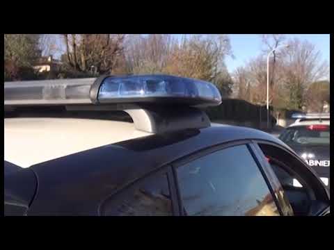 Truffa del carrello: simulano danno all'auto e chiedono soldi. Fermati dai carabinieri