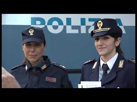 La Polizia al fianco delle donne: ad Arezzo torna il camper contro la violenza