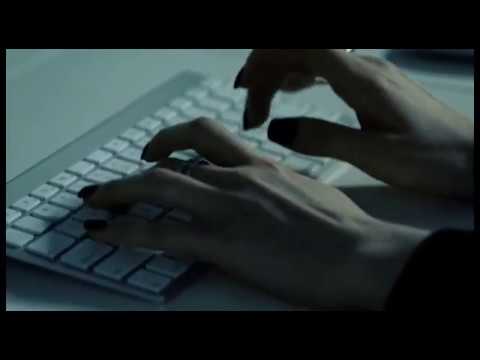 Manda video hot ad una ragazza e paga 5 mila euro per evitare lo scandalo: denunciate tre donne