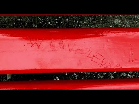 San Giovanni Valdarno(Ar). Svastiche e incitamenti alla violenza sulla panchina rossa