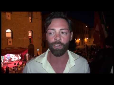 Giostra, apre Porta Crucifera: debutto di fuoco per la giovane coppia debuttante