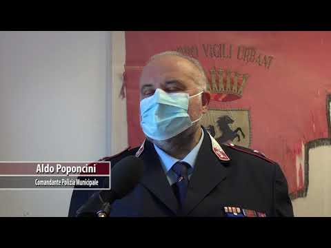 Arezzo, nuove scritte no vax nei pressi della scuola 