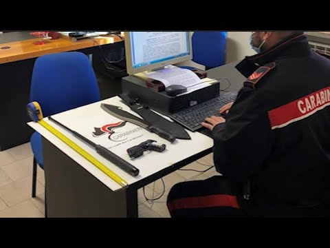 Terranuova Bracciolini(Ar). Chiama i carabinieri urlando: 