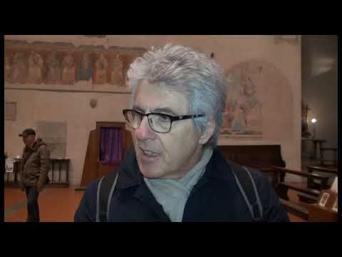 Basilica di San Francesco, cede colonna di una bifora nella cappella Guasconi