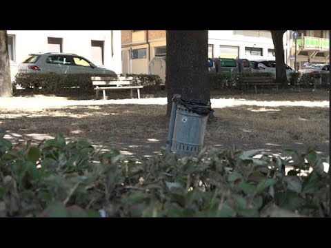 Panchine base dello spaccio nel quartiere Giotto di Arezzo