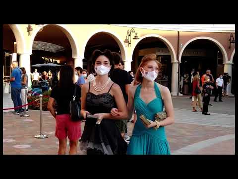 Valdichiana Outlet Village, incanta la Village Night della Dolce Vita