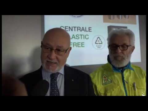 Il 118 di Arezzo diventa plastic free: 60 borracce donate dalla Misericordia