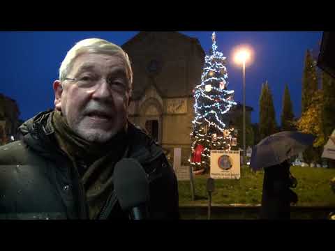 Accesso a Saione l'albero di Natale dello sport 