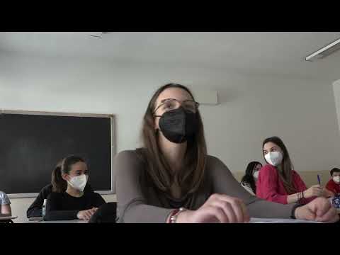 Tutti a scuola, ma nessuna traccia delle mascherine FFP2 annunciate dalla provincia e nel ciclo primario mancano gli insegnanti 