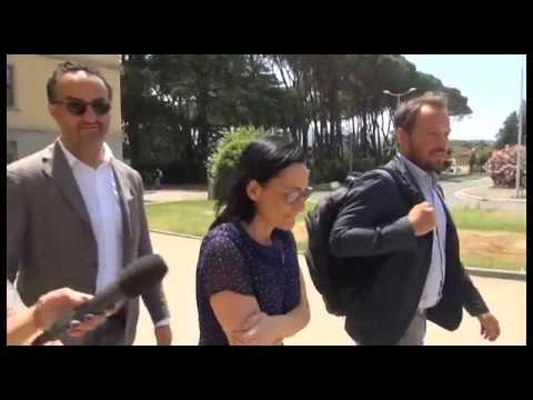 Schiaffi e minacce all'asilo, la maestra di fronte al gip: 