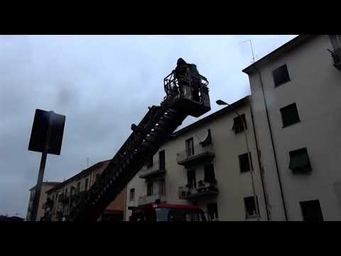 Pioggia e vento nell'Aretino, raffica di interventi dei vigili del fuoco