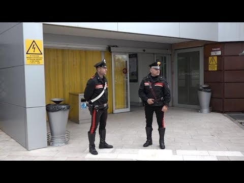 Montevarchi(Ar). Assalto al centro commerciale, ladri sfondano le vetrate e rubano il bancomat