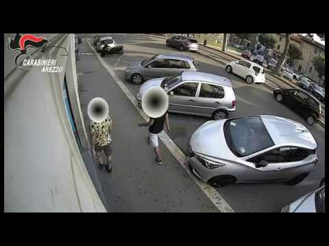 Arezzo, sgominata la gang che aveva rapinato due giovani
