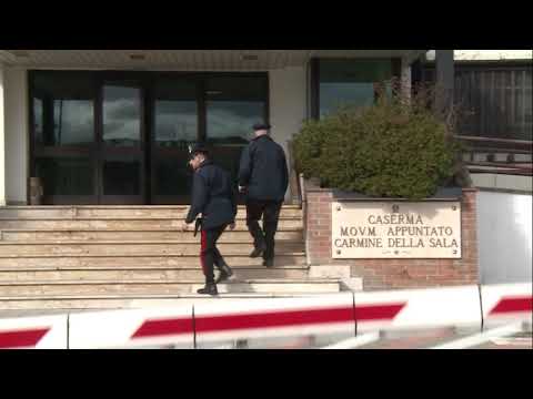 Evade la quarantena e all'alt tenta di investire un carabiniere: nei guai un 29enne
