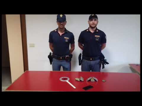 Viaggiava in A1 con con mezzo chilo di hashish: arrestato un 36enne