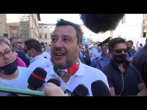 Salvini ad Arezzo per lanciare la candidatura di Ghinelli