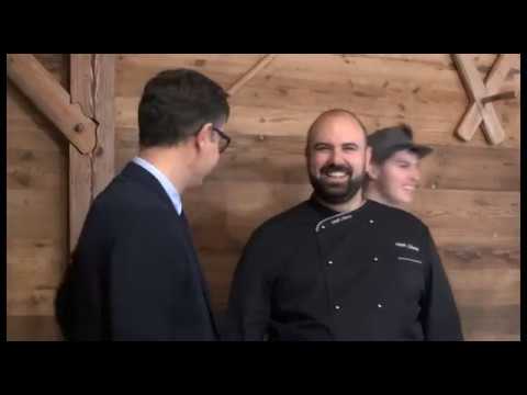 Chef Shady nella baita tirolese per un omaggio alla cucina delle feste  