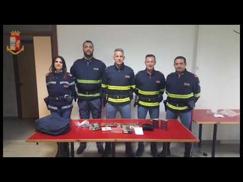 Ciggiano(Ar). Sorpresi in A1 con un kg di hashish in auto, altri 800 g in casa: due arresti