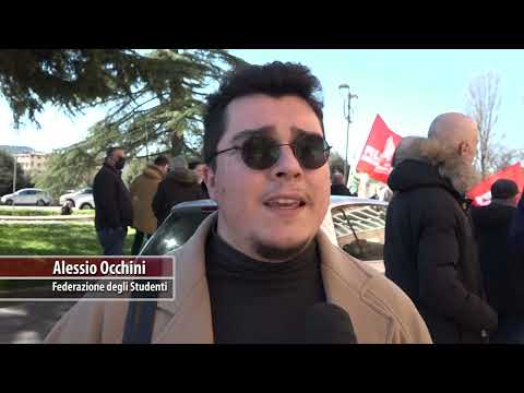 Scendono in campo i sindacati, continuano le proteste per l'alternanza scuola-lavoro