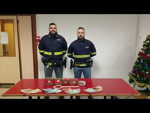 Sorpresi in A1 con oltre due chili e mezzo di hashish in auto, arrestati due trafficanti